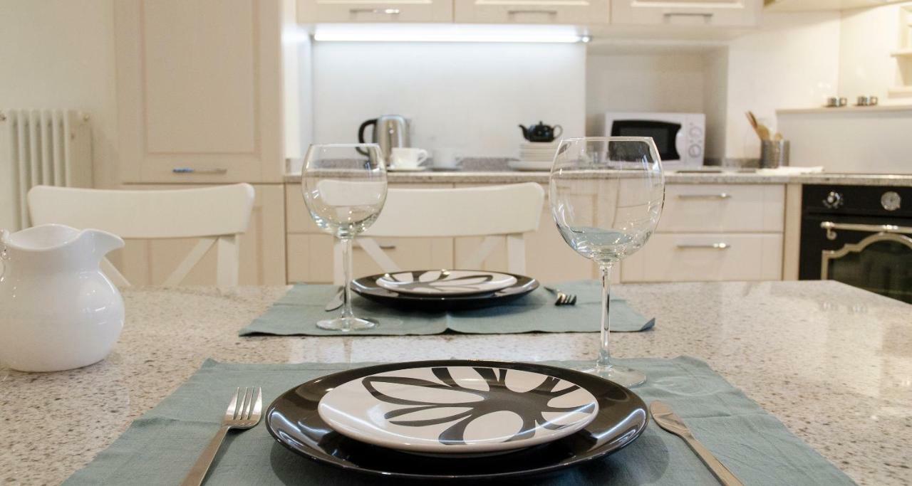 Joivy Splendid 3Br Apt With Parking And Terrace In Como Lake Como Bagian luar foto